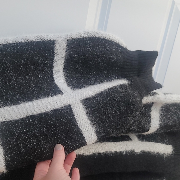 NWOT Davi & Dani Grid Pattern Cardigan Size Medium - Picture 8 of 12